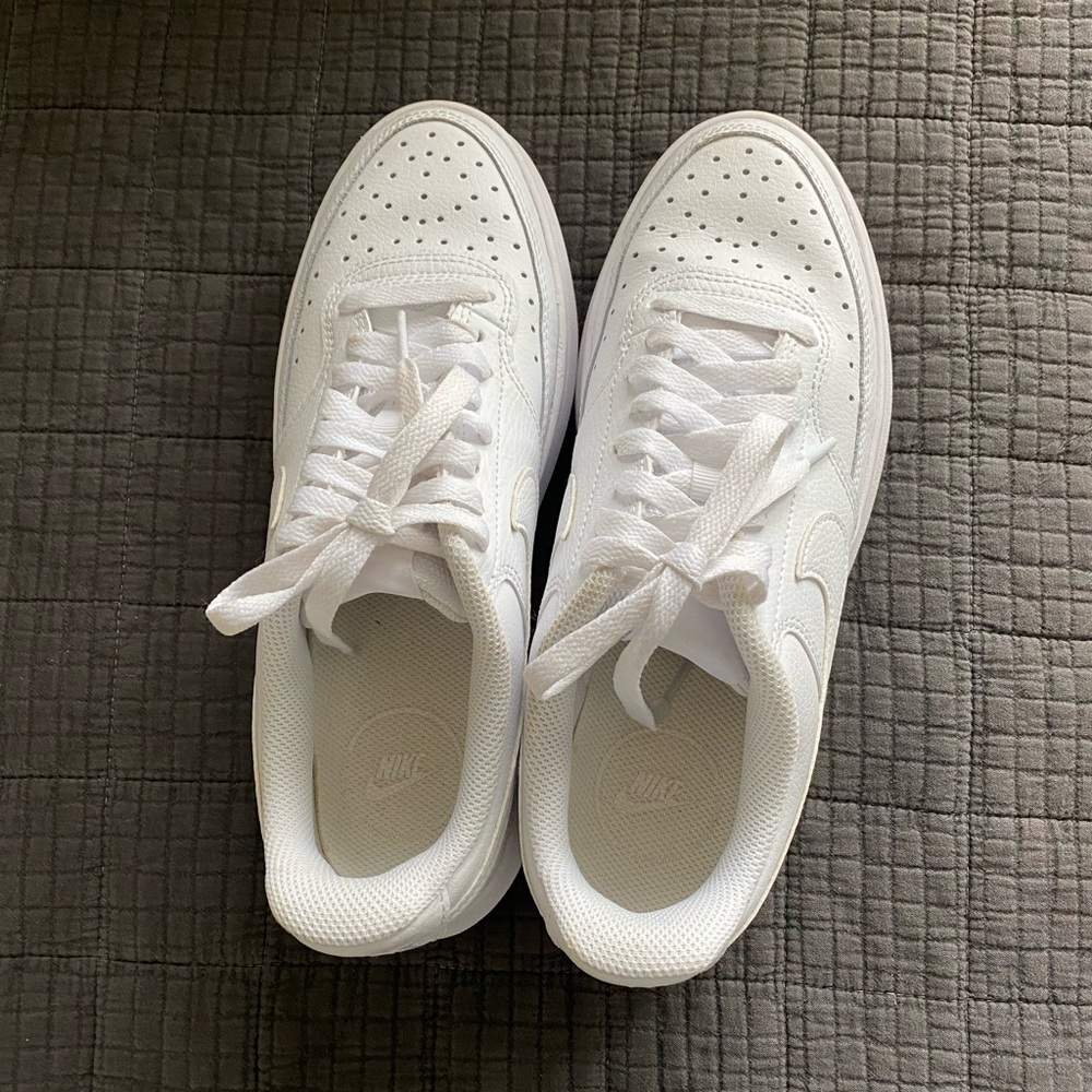 Women’s Nike Air Force Platform Like New. size 8.5
